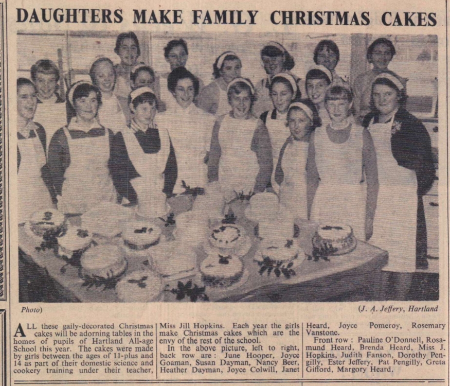 20.12.1957 Family Christmas cakes