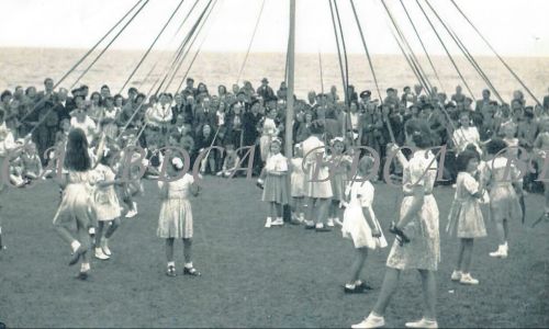 58   may pole dancing green